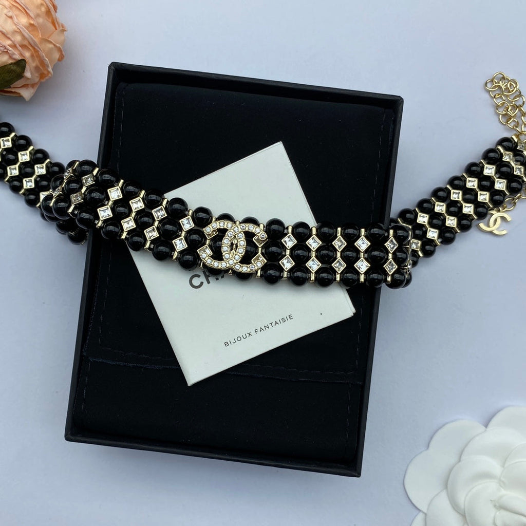 Chanel Strass Choker 18K Gold Necklace product image 7, provided for visual reference and product detail review