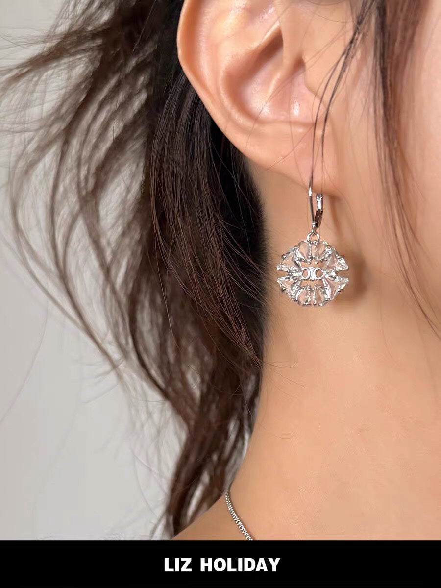 Celine Daisy 18K Gold Earrings product image 3, provided for visual reference and product detail review