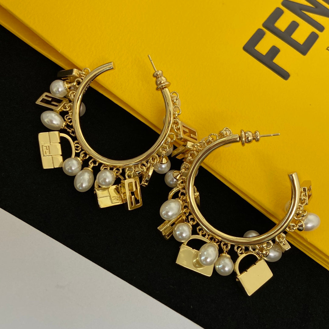 Fendi Pearls 18K Gold Earrings product image 4, provided for visual reference and product detail review