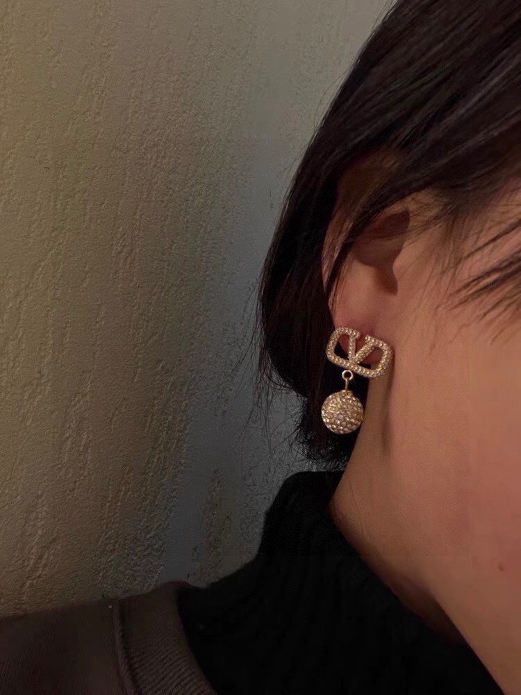 Valentino Diamonds 18K Gold Earrings product image 5, provided for visual reference and product detail review