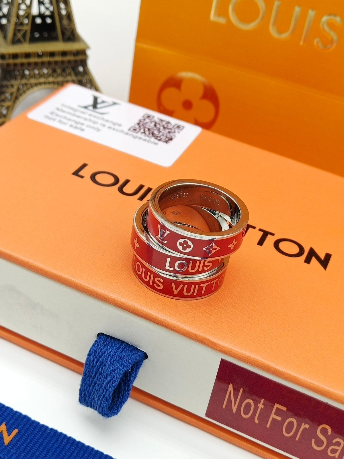 Louis Vuitton Red 18K Gold Ring product image 6, provided for visual reference and product detail review