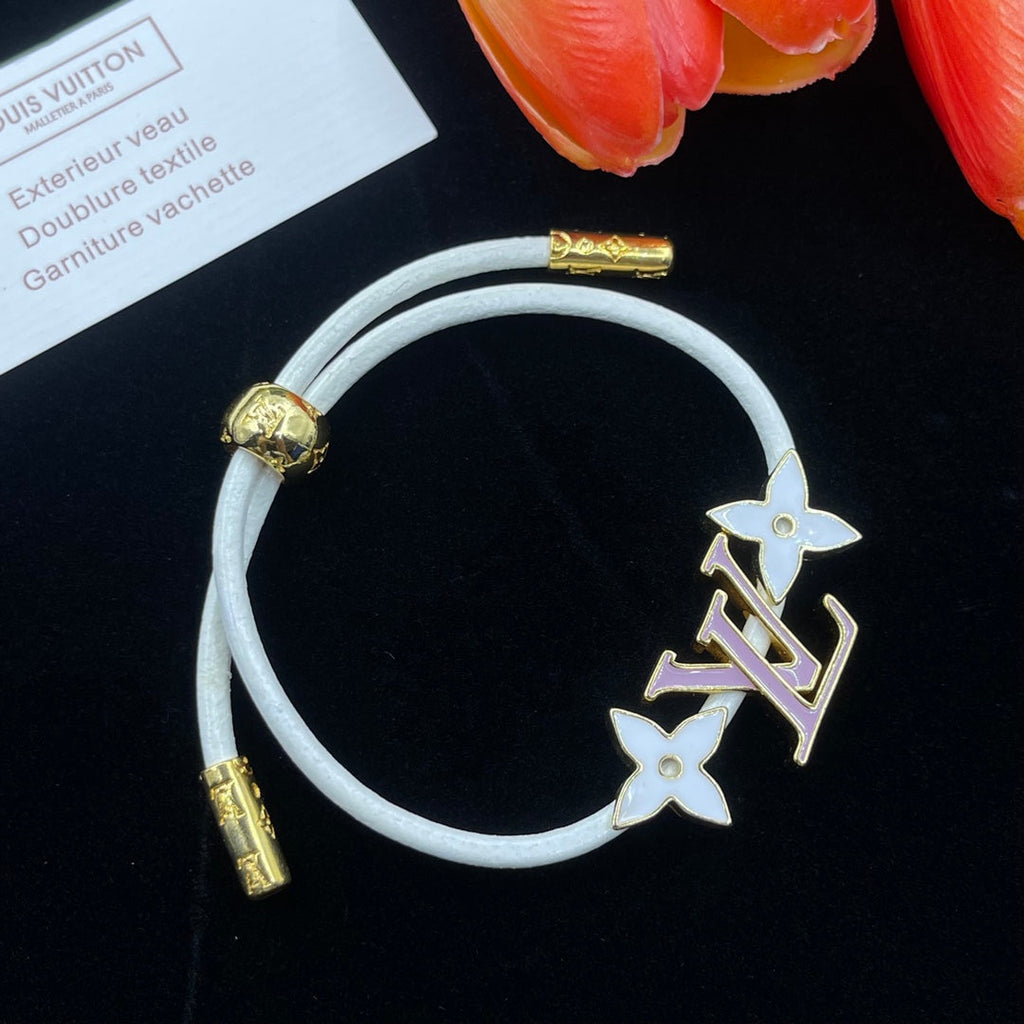 Louis Vuitton Star Pink 18K Gold Bracelet product image 11, provided for visual reference and product detail review