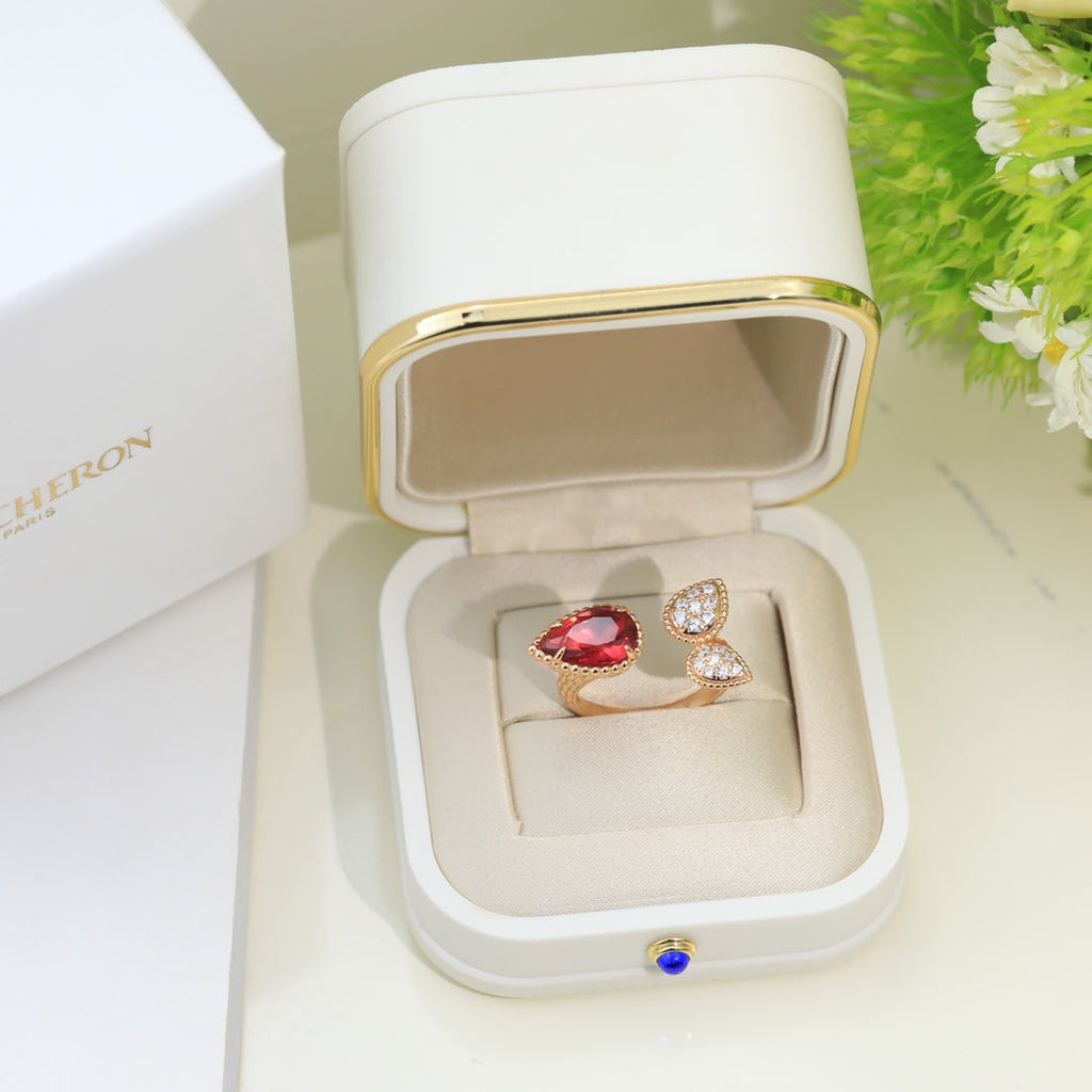 Serpent Boh ̈ ̈me Diamonds 18K Gold Ring product image 23, provided for visual reference and product detail review