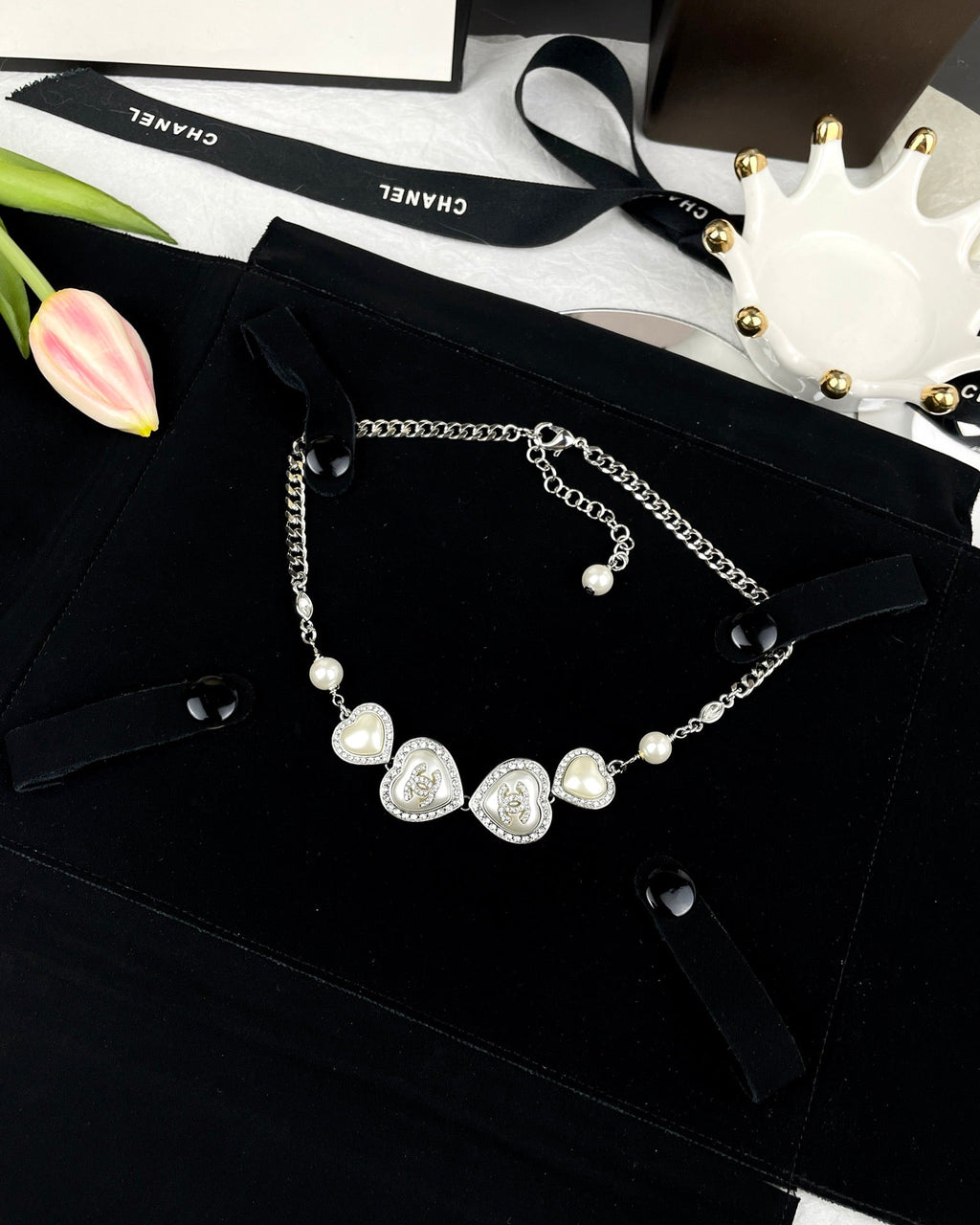 Chanel Heart Crystals 18K Gold Necklace product image 4, provided for visual reference and product detail review
