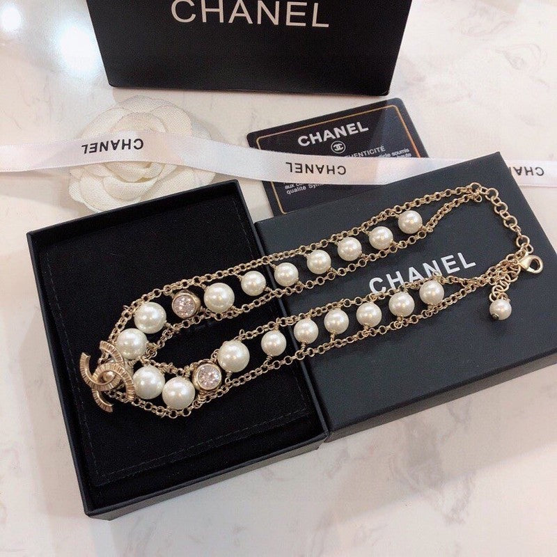 Chanel Pearl Choker Chain 18K Gold Necklace product image 5, provided for visual reference and product detail review