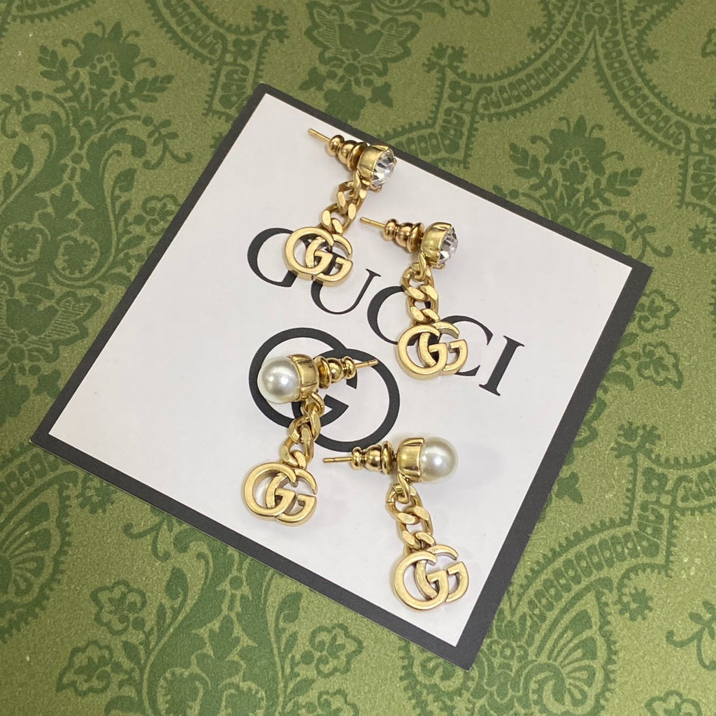 Gucci Double Chain 18K Gold Earrings product image 5, provided for visual reference and product detail review