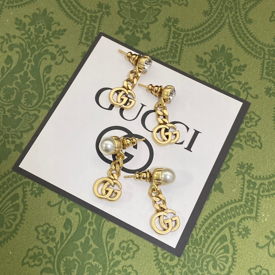 Gucci Double Chain 18K Gold Earrings product image 5, provided for visual reference and product detail review