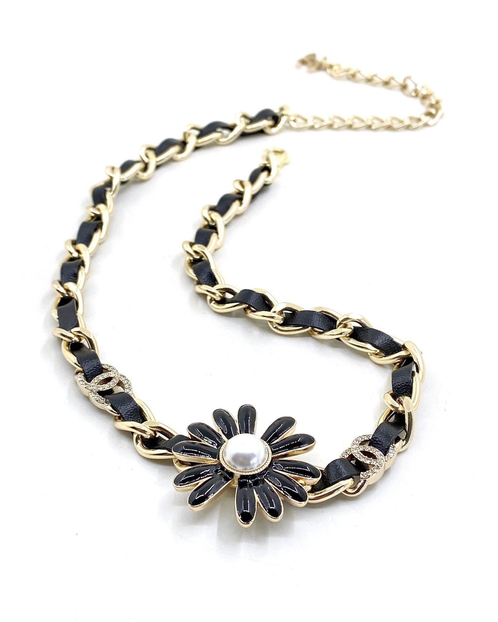 Chanel Flower Leather Choker 18K Gold Necklace product image 4, provided for visual reference and product detail review