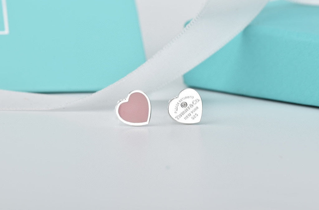 Tiffany Return to Heart 18K Gold Earrings product image 4, provided for visual reference and product detail review