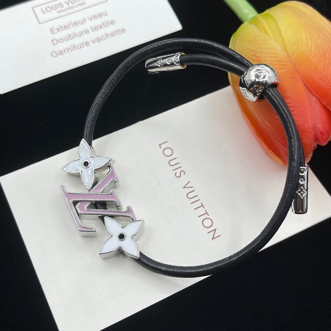 Louis Vuitton Star Pink 18K Gold Bracelet product image 5, provided for visual reference and product detail review