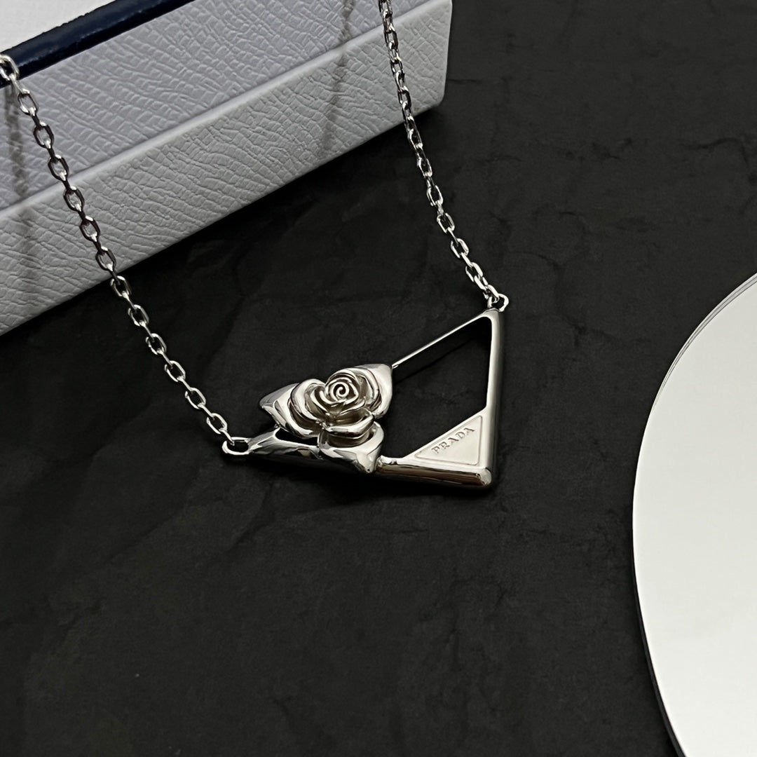Victoire De Castellane 18K Gold Necklace product image 9, provided for visual reference and product detail review