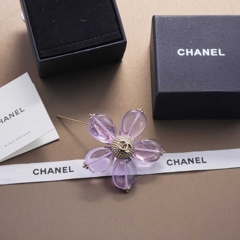 Chanel Pink & Purple 18K Gold Brooch product image 4, provided for visual reference and product detail review
