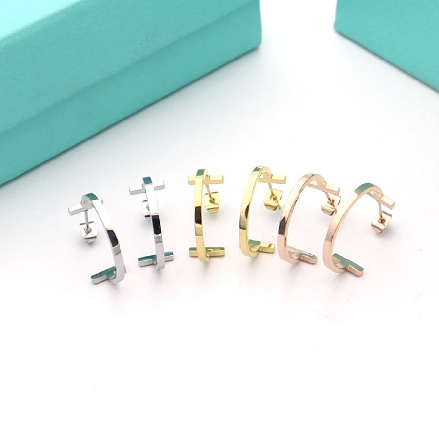 Tiffany Hoop 18K Gold Earrings product image 8, provided for visual reference and product detail review