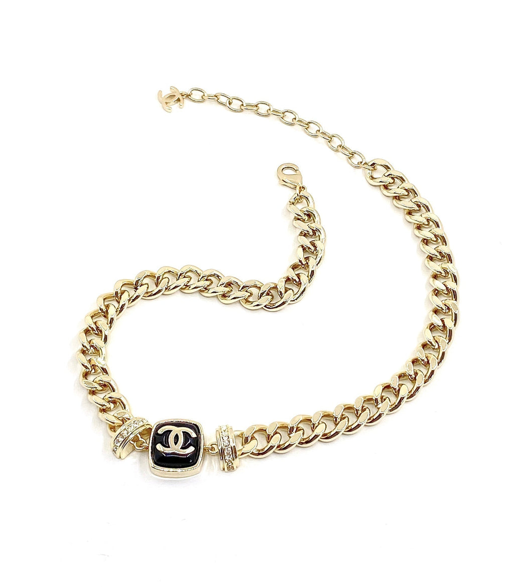 Chanel Diamonds 18K Gold Necklace product image 4, provided for visual reference and product detail review