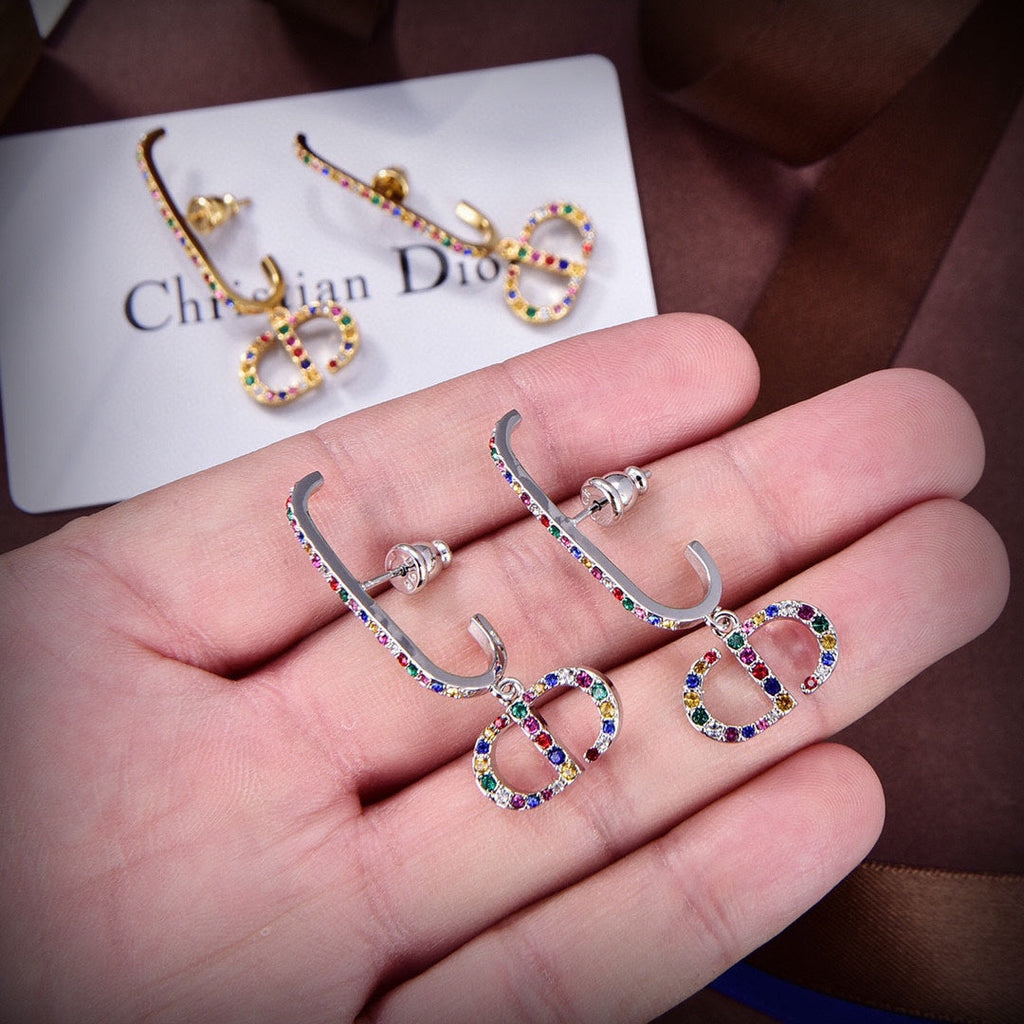 Dior 30 Montaigne Crystals 18K Gold Earrings product image 6, provided for visual reference and product detail review