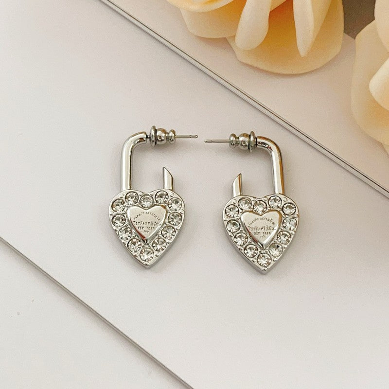 Tiffany Diamond Heart 18K Gold Earrings product image 11, provided for visual reference and product detail review