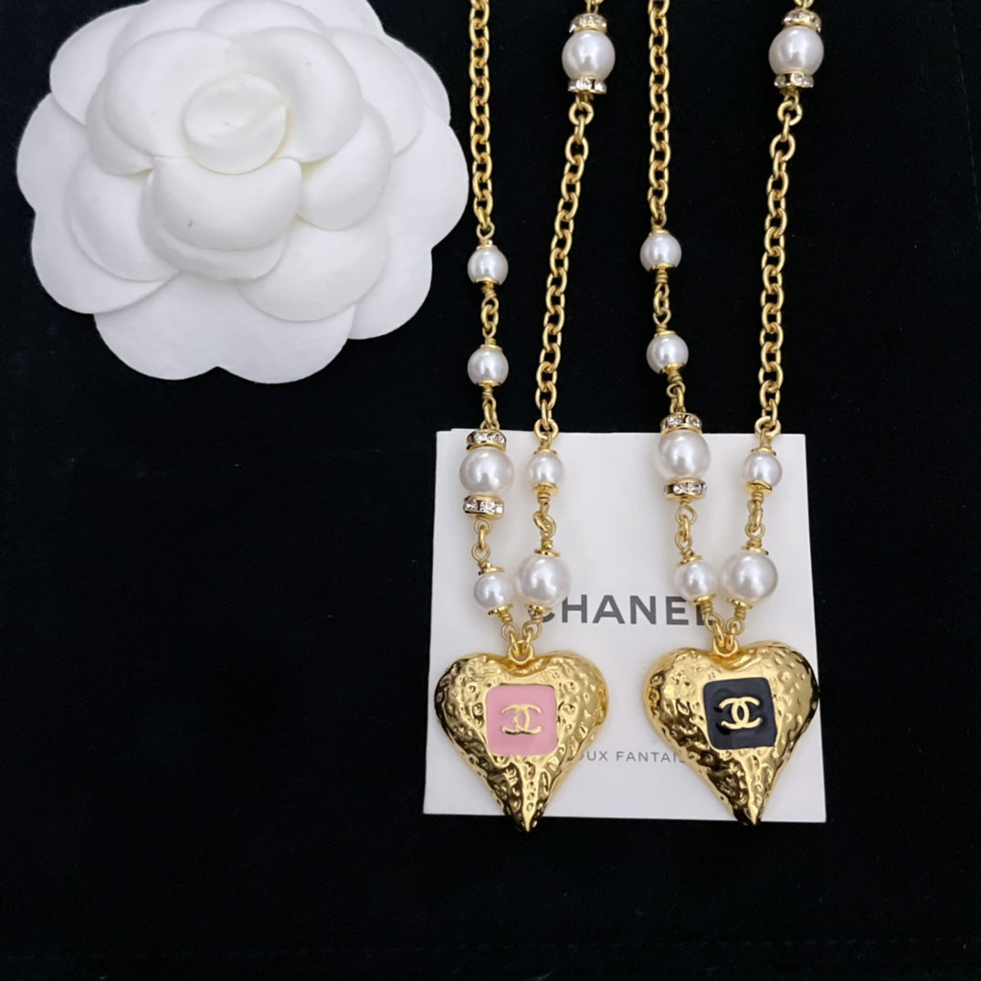 Chanel Pearls Chain 18K Gold Necklace product image 6, provided for visual reference and product detail review