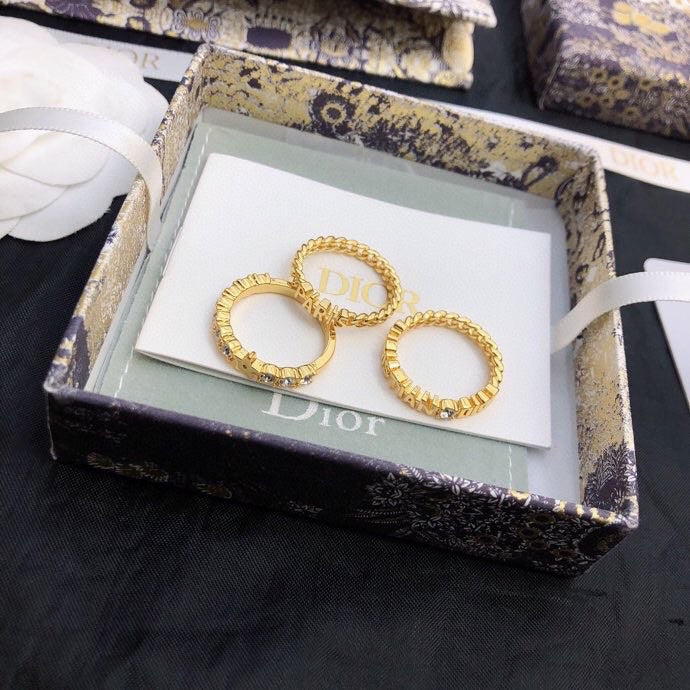 Dior Star Set Of Three 18K Gold Ring product image 5, provided for visual reference and product detail review