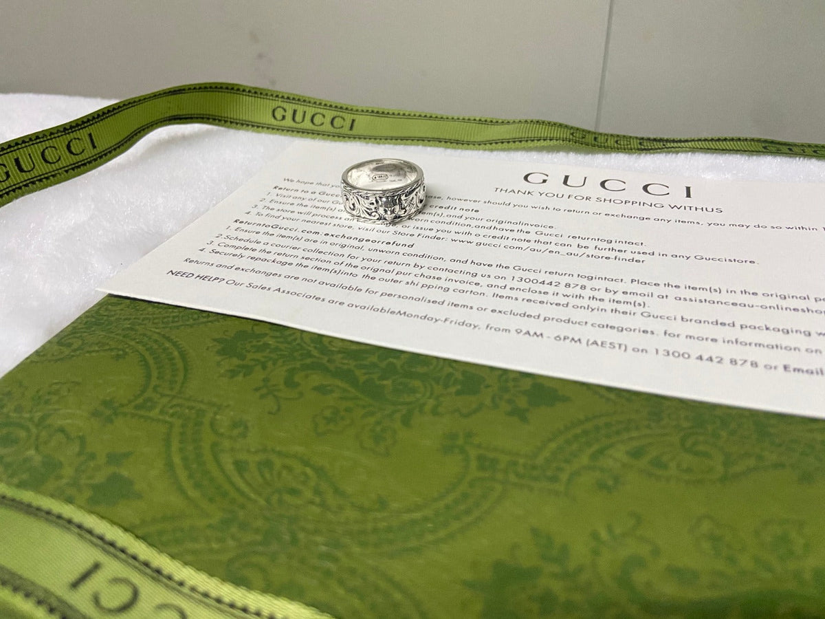 Double Gucci Feline Head Ring product image 9, provided for visual reference and product detail review