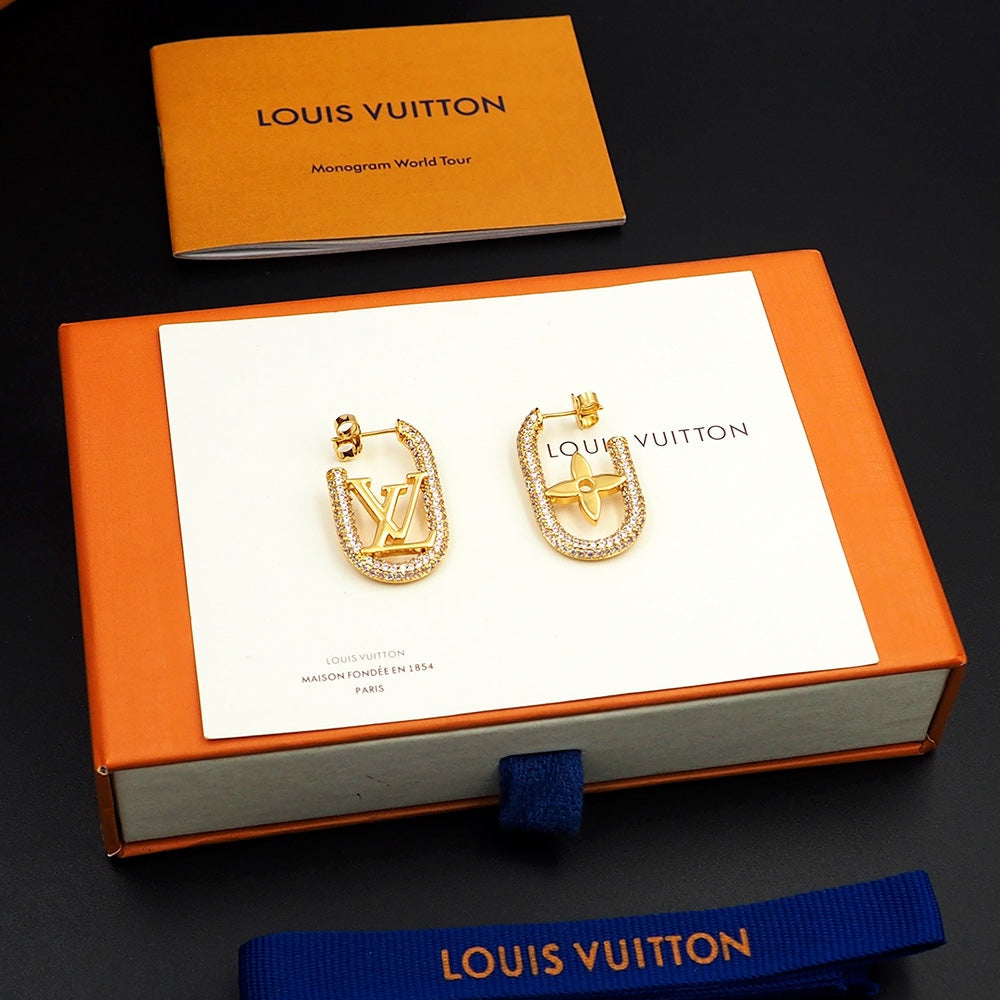 Louis Vuitton My Chain 18K Gold Earrings product image 7, provided for visual reference and product detail review
