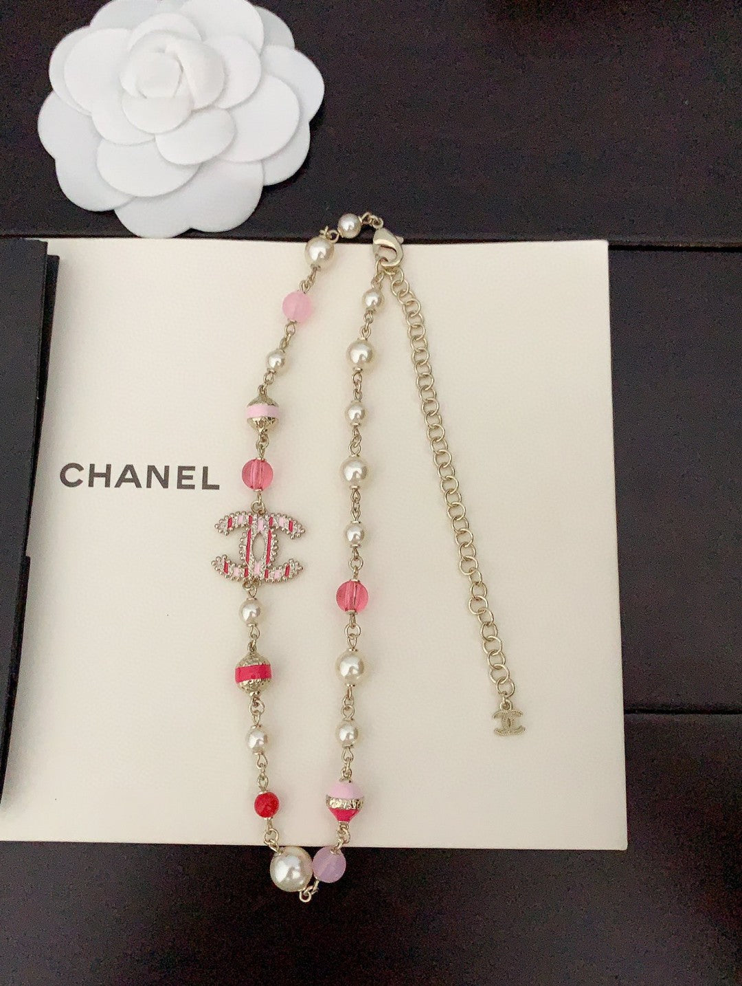 Chanel Pink & White Pearls 18K Gold Necklace product image 4, provided for visual reference and product detail review