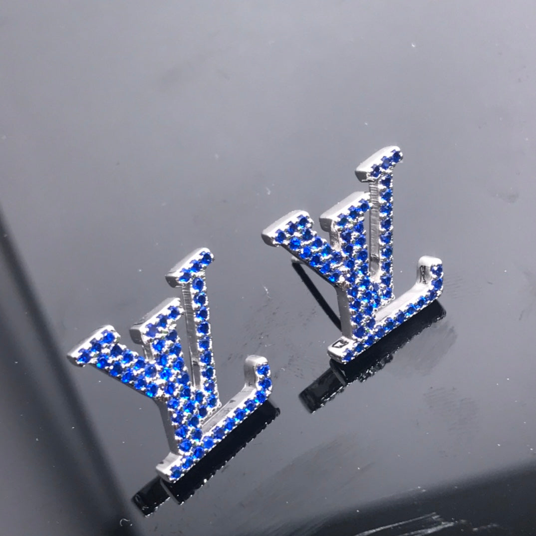Louis Vuitton Iconic Aquamarine 18K Gold Earrings product image 5, provided for visual reference and product detail review