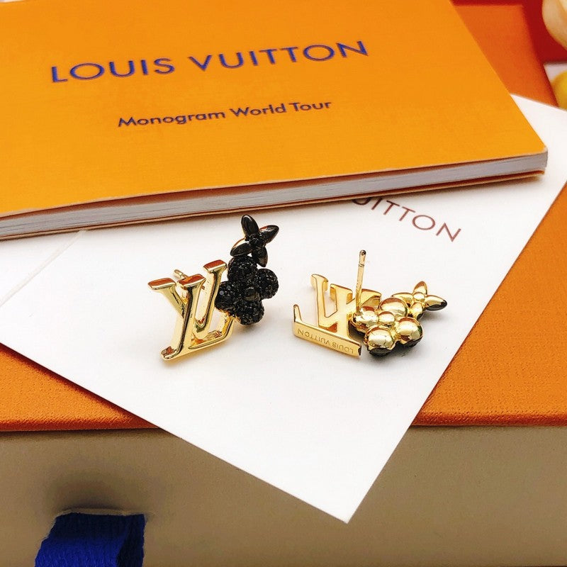 Louis Vuitton Black Blossom 18K Gold Earrings product image 5, provided for visual reference and product detail review