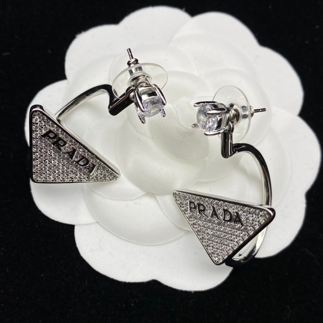 Diamond 18K Gold Earrings product image 4, provided for visual reference and product detail review