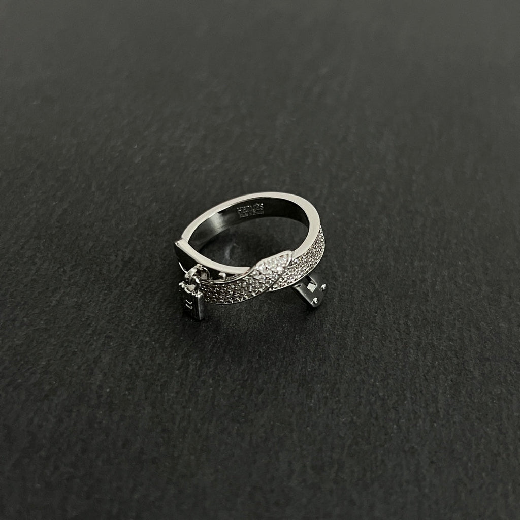 Hermes Kelly Gavroche Diamonds 18K Gold Ring product image 7, provided for visual reference and product detail review