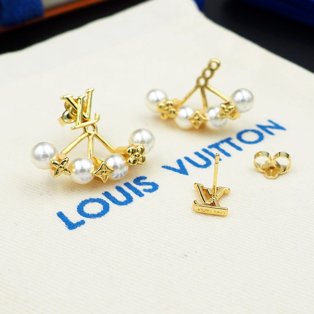 Louis Vuitton Monogram Pearls 18K Gold Earrings product image 9, provided for visual reference and product detail review