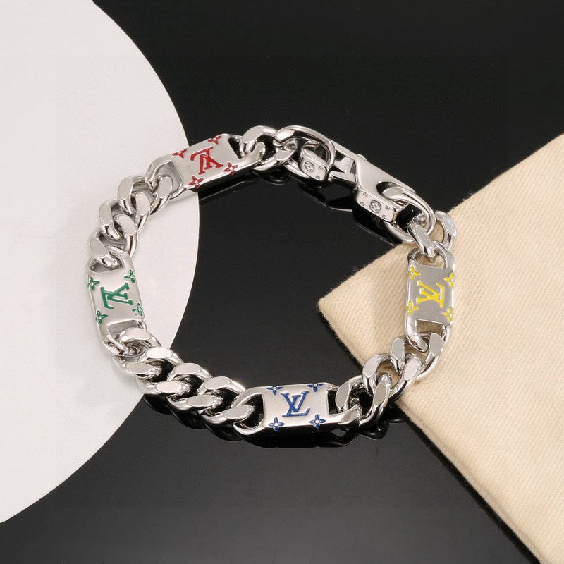 Louis Vuitton Monogram Color Logo Chain 18K Gold Bracelet product image 4, provided for visual reference and product detail