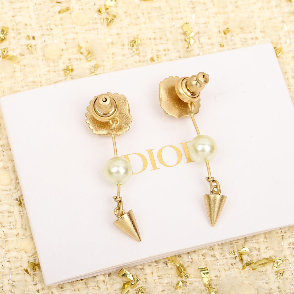 Dior Pearl Pendant 18K Gold Earrings product image 5, provided for visual reference and product detail review