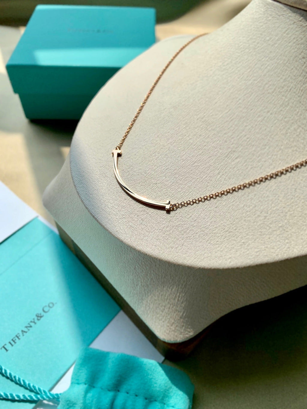 Tiffany Smile Pendant 18K Gold Necklace product image 6, provided for visual reference and product detail review