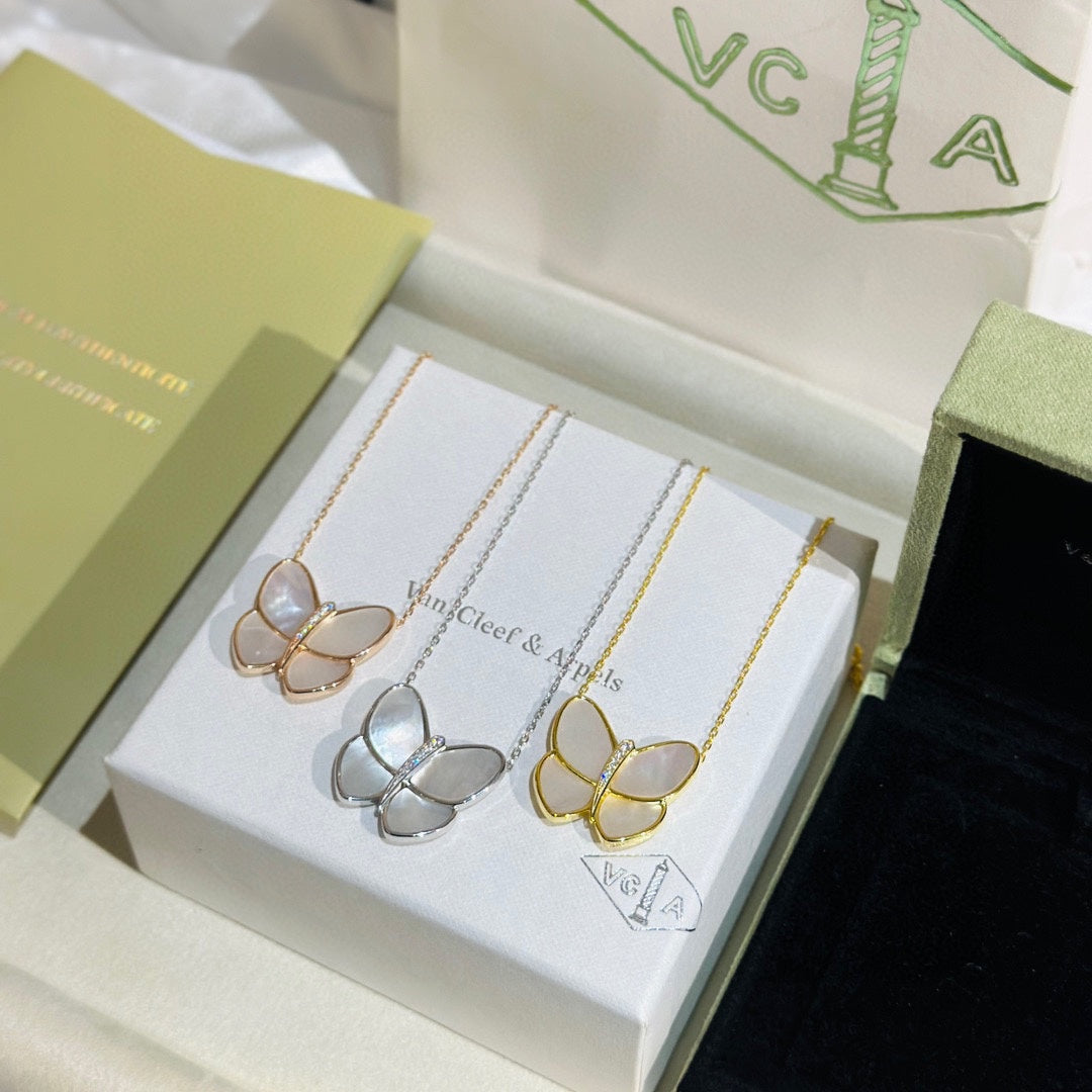 Butterfly Pearl 18K Gold Necklace product image 7, provided for visual reference and product detail review