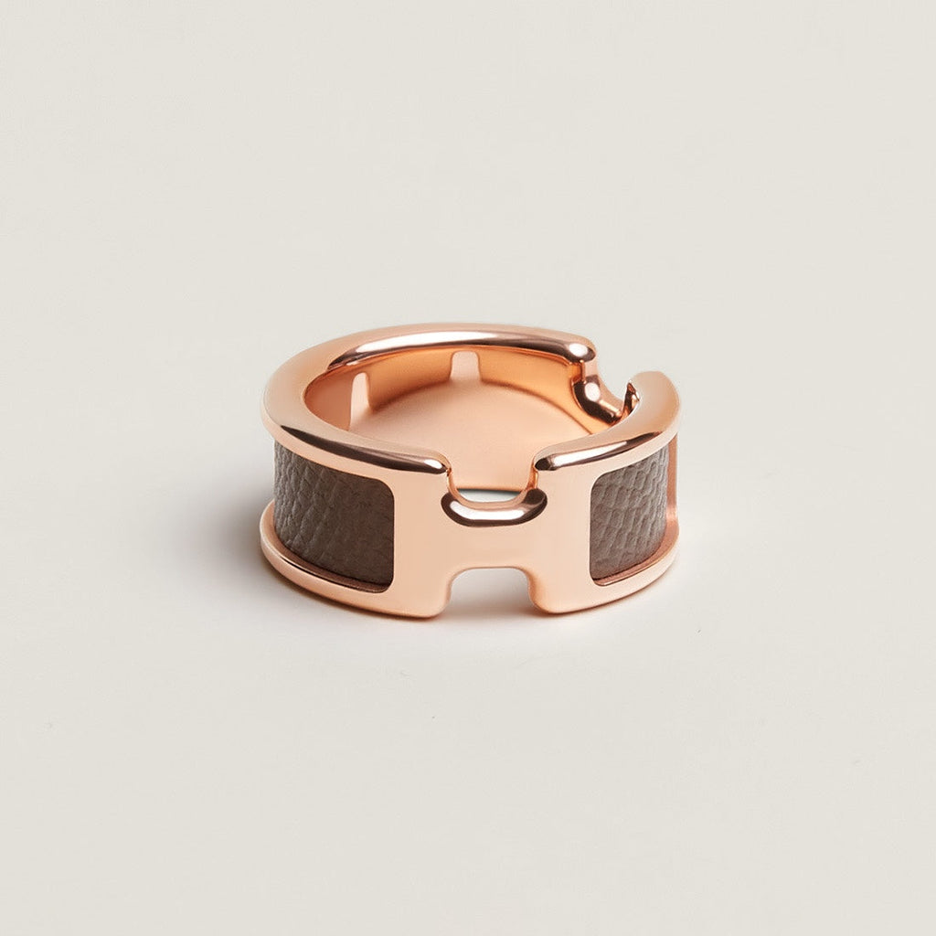 Hermes Olympe 18K Gold Ring product image 2, provided for visual reference and product detail review