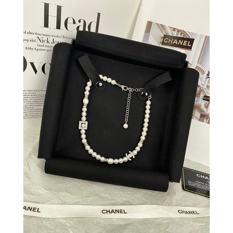 Chanel Pearl 18K Gold Necklace product image 2, provided for visual reference and product detail review