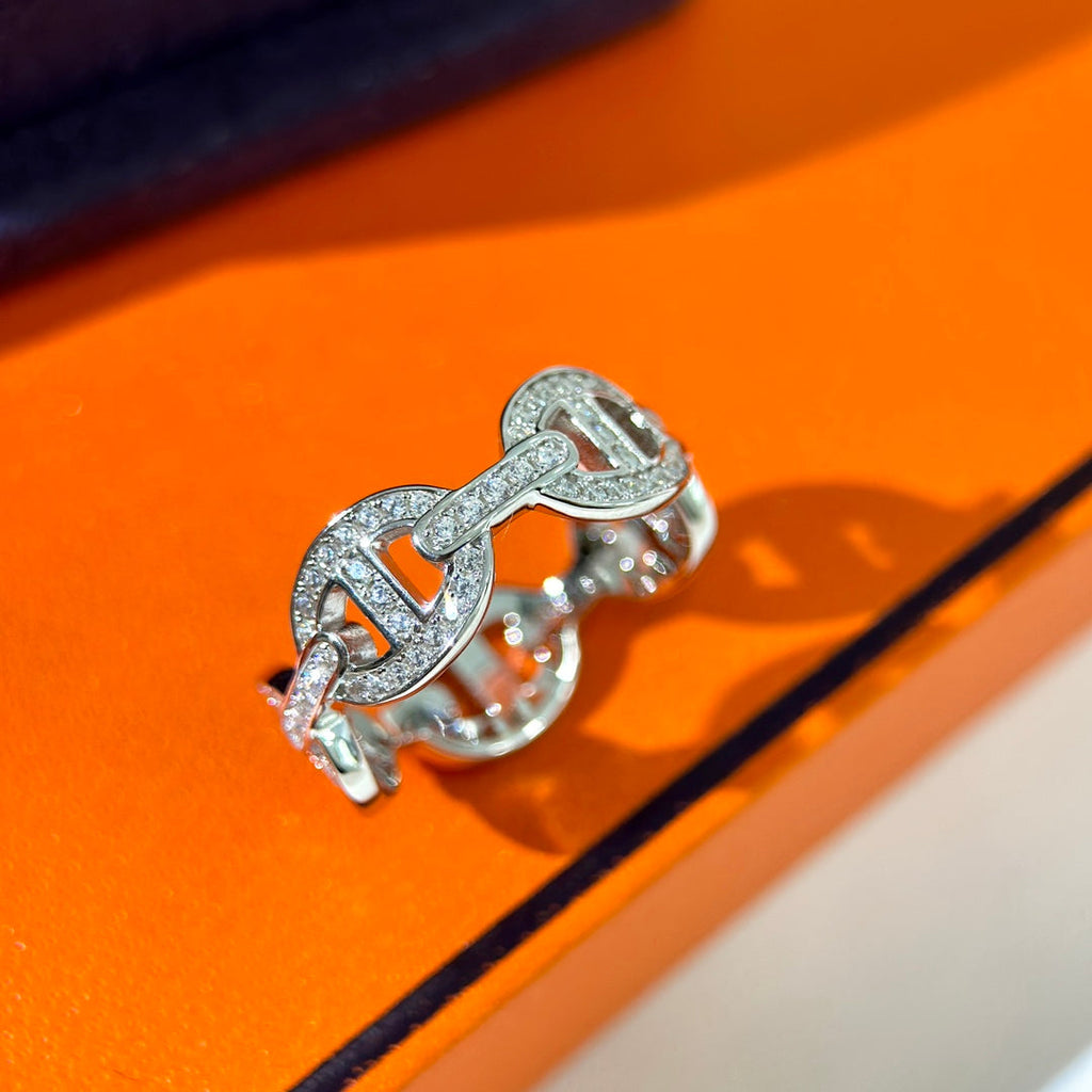 Hermes Chaine d'Ancre Enchainee Diamond 18K Gold Ring product image 2, provided for visual reference and product detail