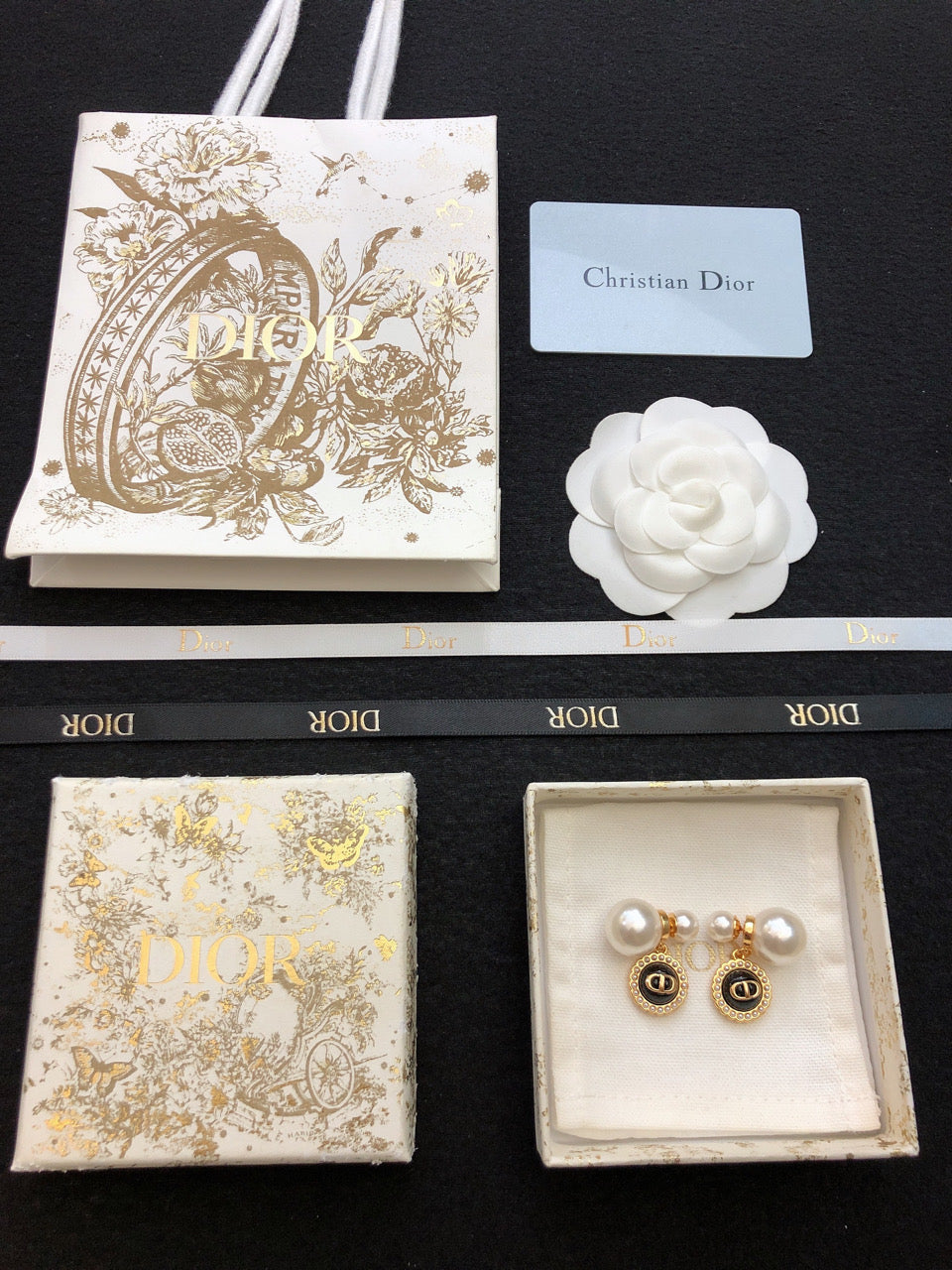 Dior Black Pearls 18K Gold Earrings product image 5, provided for visual reference and product detail review