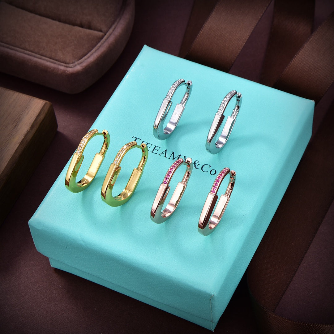 Tiffany Lock ROS ̈¦ Edition Medium 18K Gold Earrings product image 4, provided for visual reference and product detail review