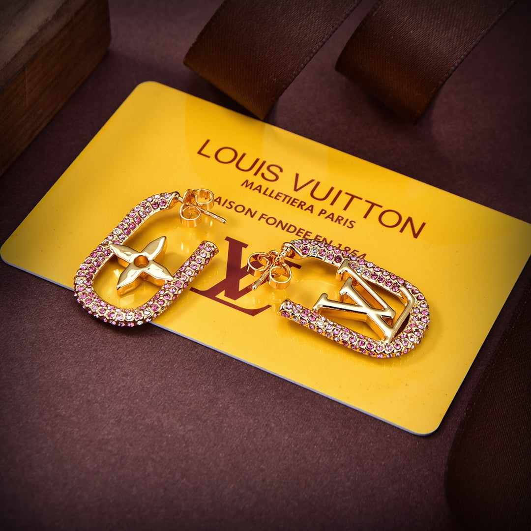 Louis Vuitton My Chain 18K Gold Earrings product image 4, provided for visual reference and product detail review