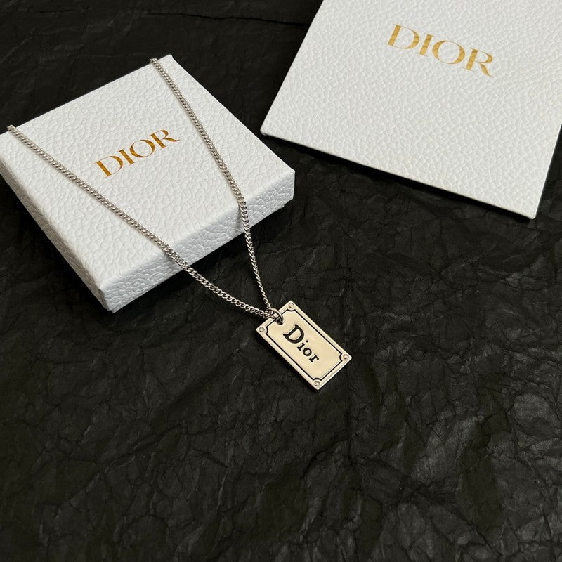 Dior Oblique Plate Pendant 18K Gold Necklace product image 5, provided for visual reference and product detail review
