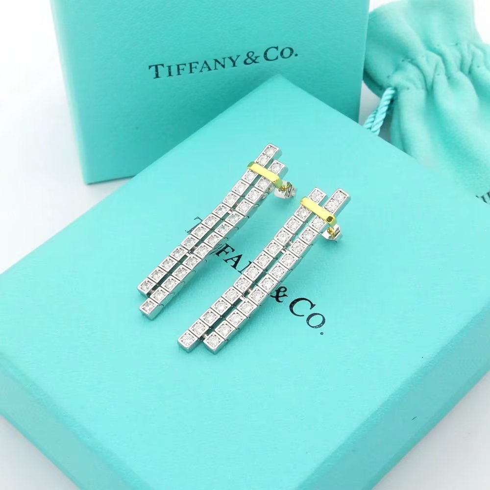 Tiffany Edge Drop 18K Gold Earrings product image 4, provided for visual reference and product detail review