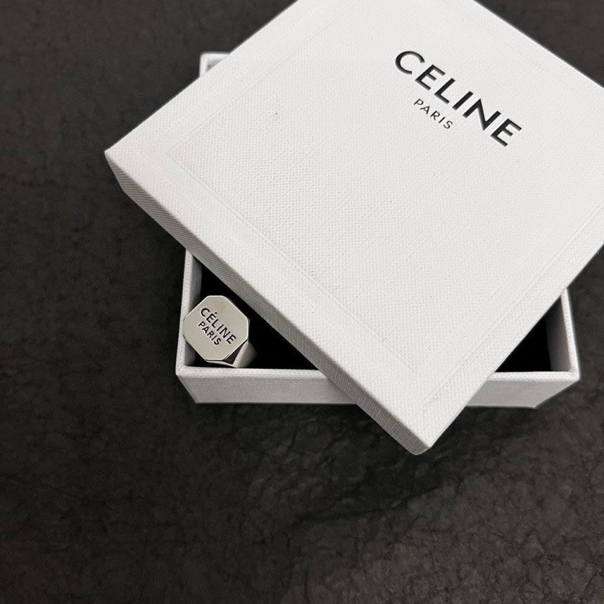Celine Vintage 18K Gold Ring product image 5, provided for visual reference and product detail review