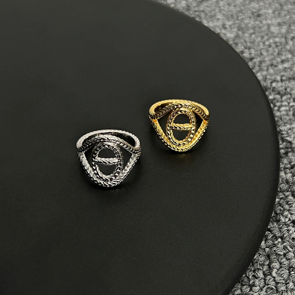 Hermes Chaine D'Ancre Danae Medium 18K Gold Ring product image 4, provided for visual reference and product detail review