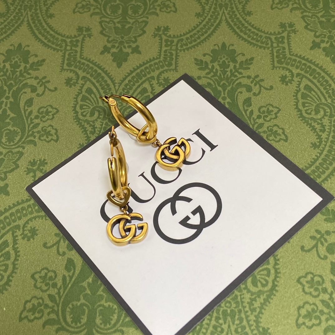 Gucci Double Hollow 18K Gold Earrings product image 5, provided for visual reference and product detail review