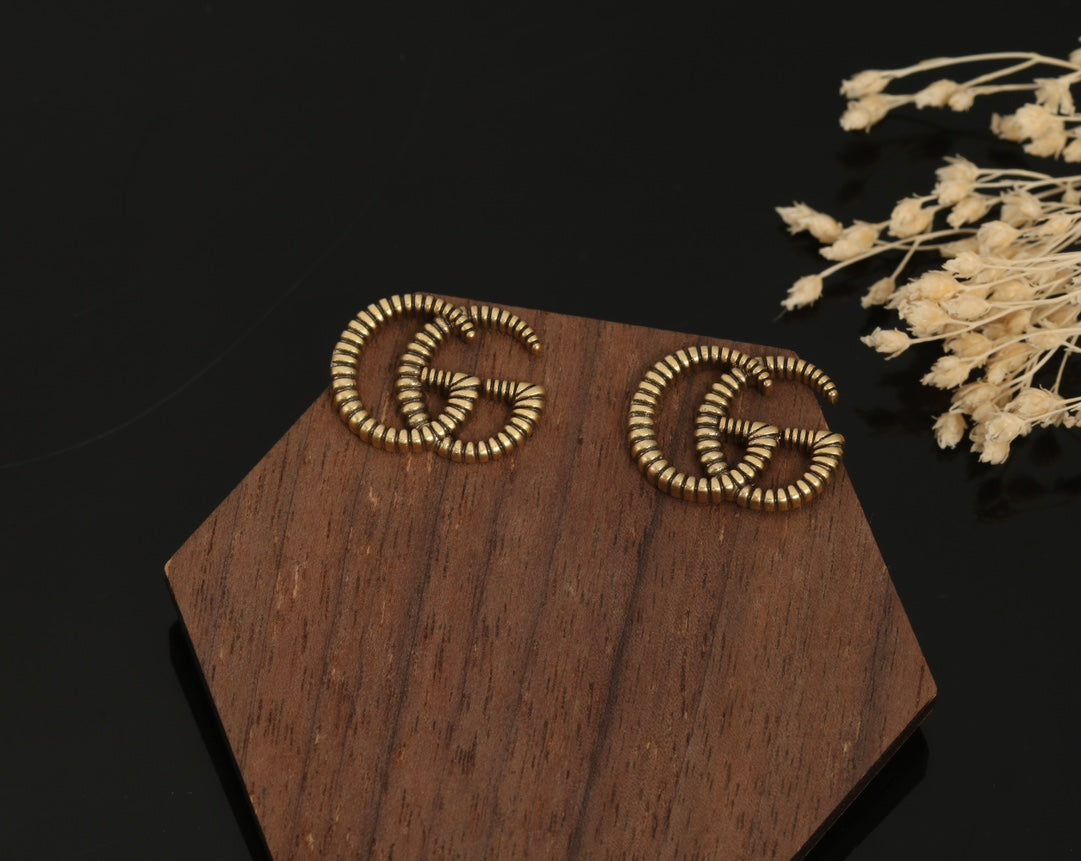 Gucci Double 18K Gold Earrings product image 4, provided for visual reference and product detail review