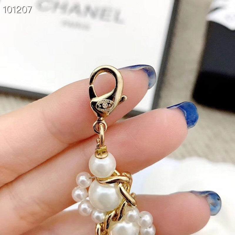 Chanel Pearl Braided 18K Gold Necklace product image 3, provided for visual reference and product detail review