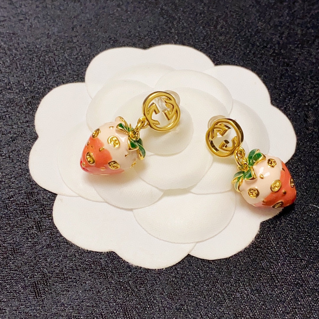 Gucci Double Strawberry 18K Gold Earrings product image 5, provided for visual reference and product detail review