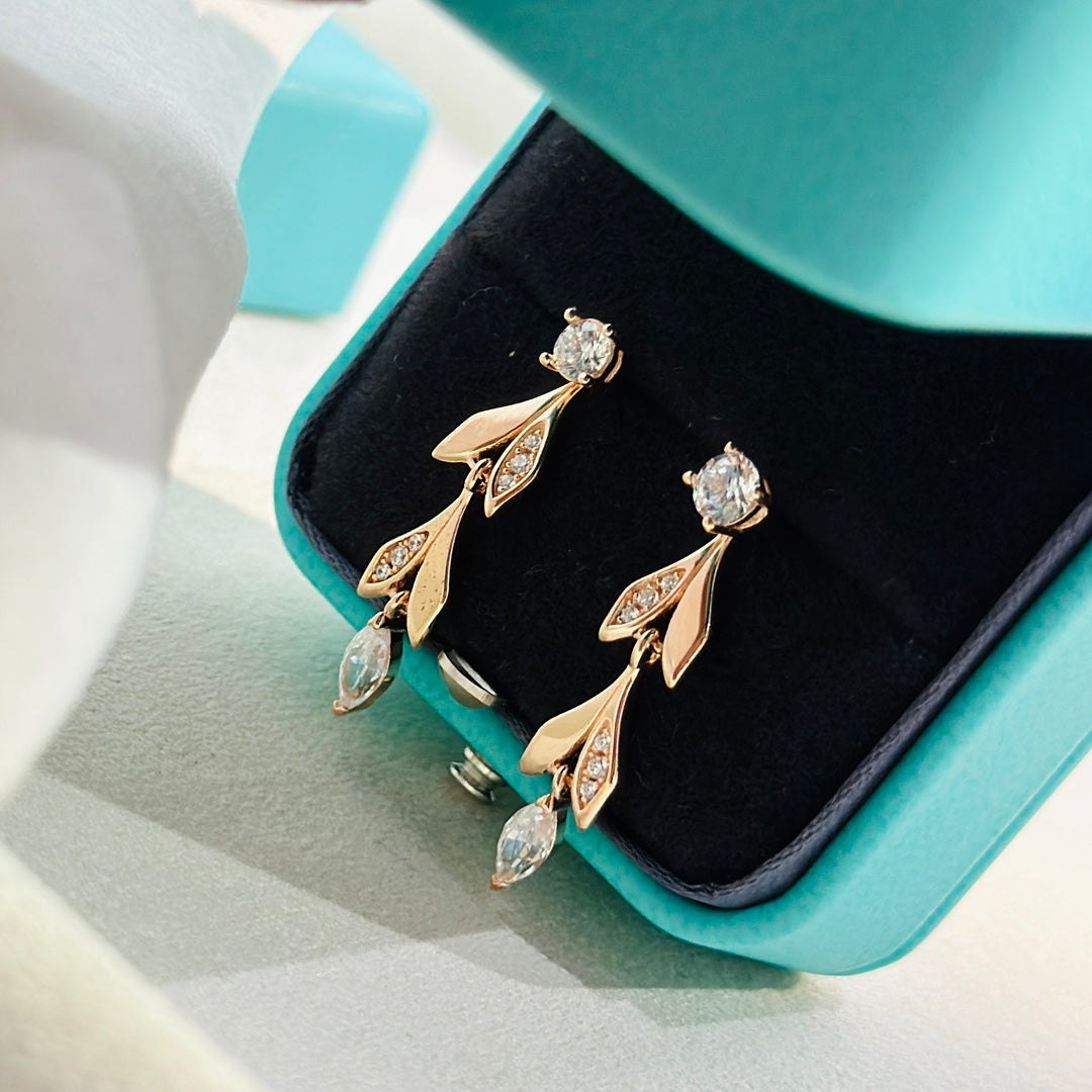 Tiffany Victoria Vine Convertible Drop 18K Gold Earrings product image 10, provided for visual reference and product detail