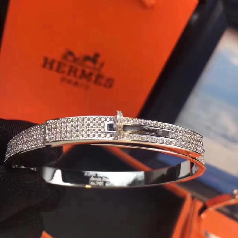 Hermes Kelly Diamonds 18K Yellow Gold Bracelet product image 16, provided for visual reference and product detail review